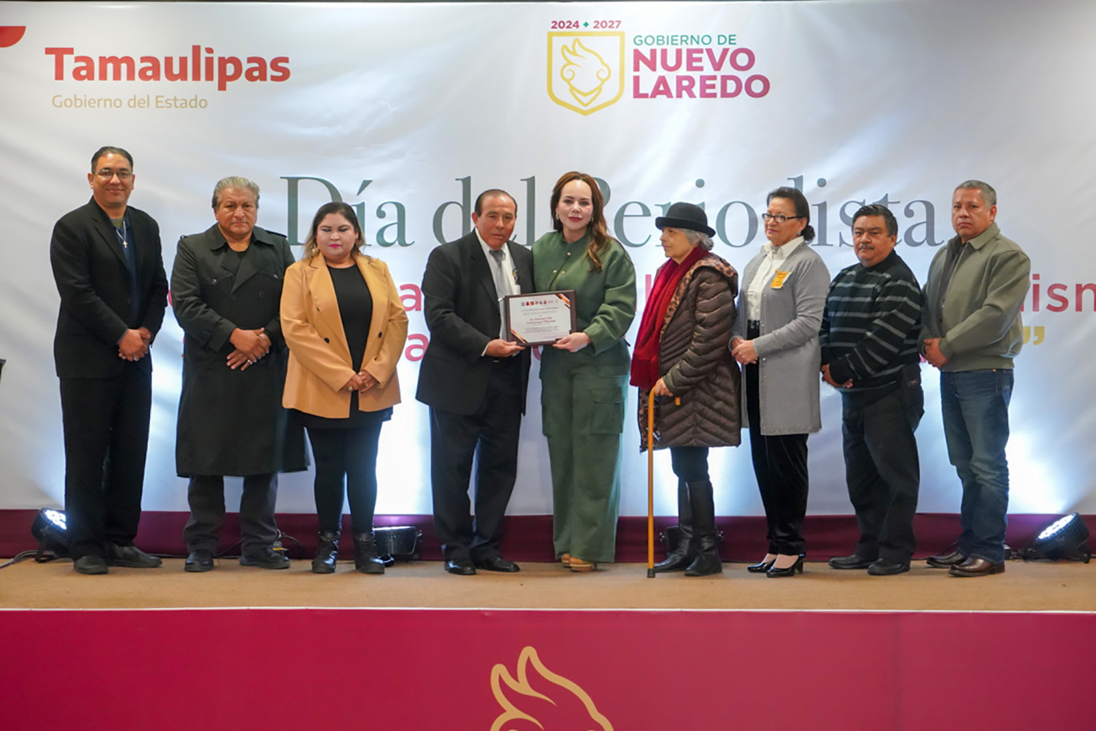 Carmen Lilia Canturosas conmemora el Día del Periodista, destacando su compromiso con la libertad de expresión y el ejercicio ético de la profesión.