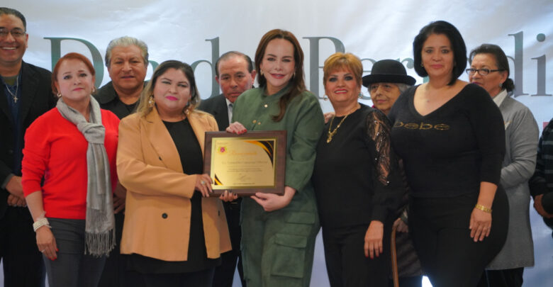 Carmen Lilia Canturosas conmemora el Día del Periodista, destacando su compromiso con la libertad de expresión y el ejercicio ético de la profesión.