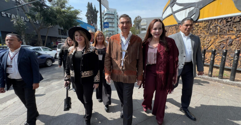 Carmen Lilia Canturosas respalda políticas de Claudia Sheinbaum en el Encuentro Nacional Municipal, fomentando unidad y bienestar social.