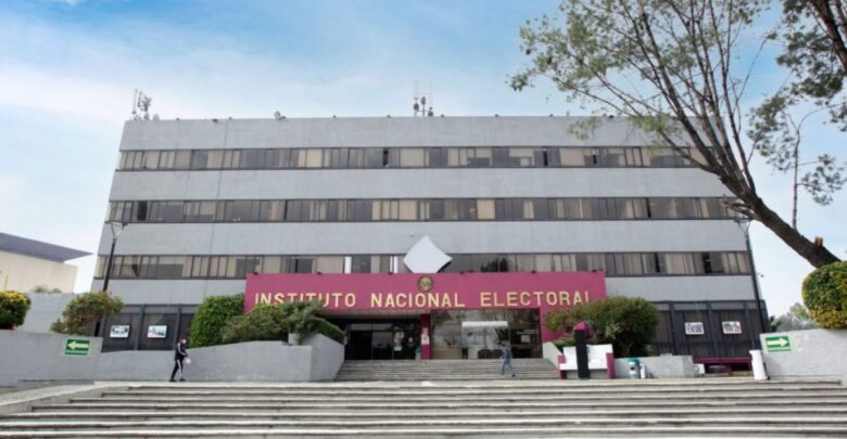 INE votará lista de candidatos pese a errores; Senado corrige parcialmente