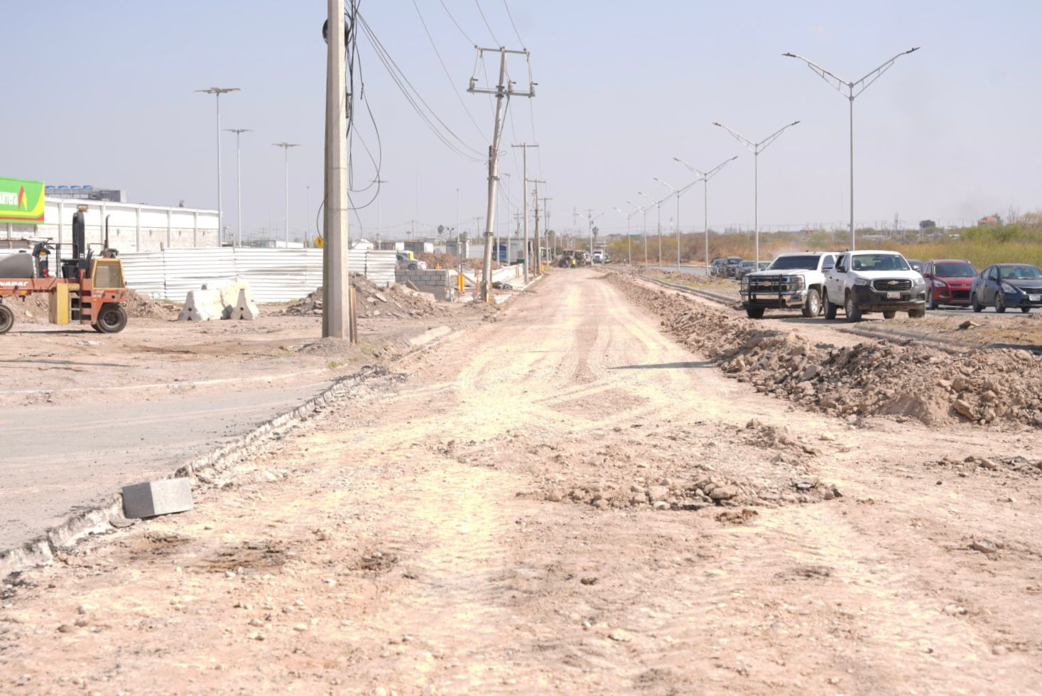 Supervisa Carmen Lilia Canturosas pavimentación del bulevar Rea en el sector de Los Olivos