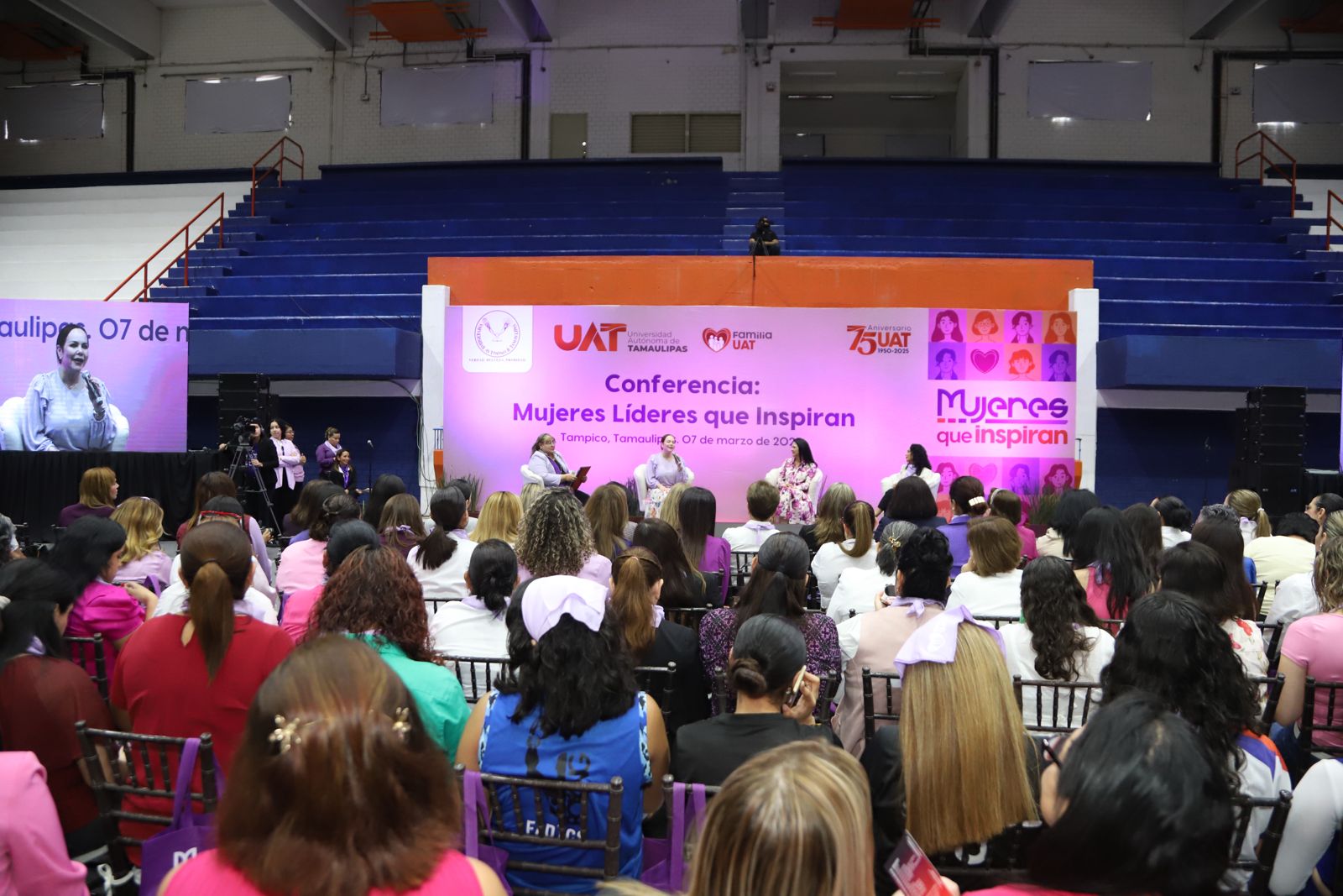 Impulsa alcaldesa Carmen Lilia Canturosas liderazgo femenino en foro de la UAT