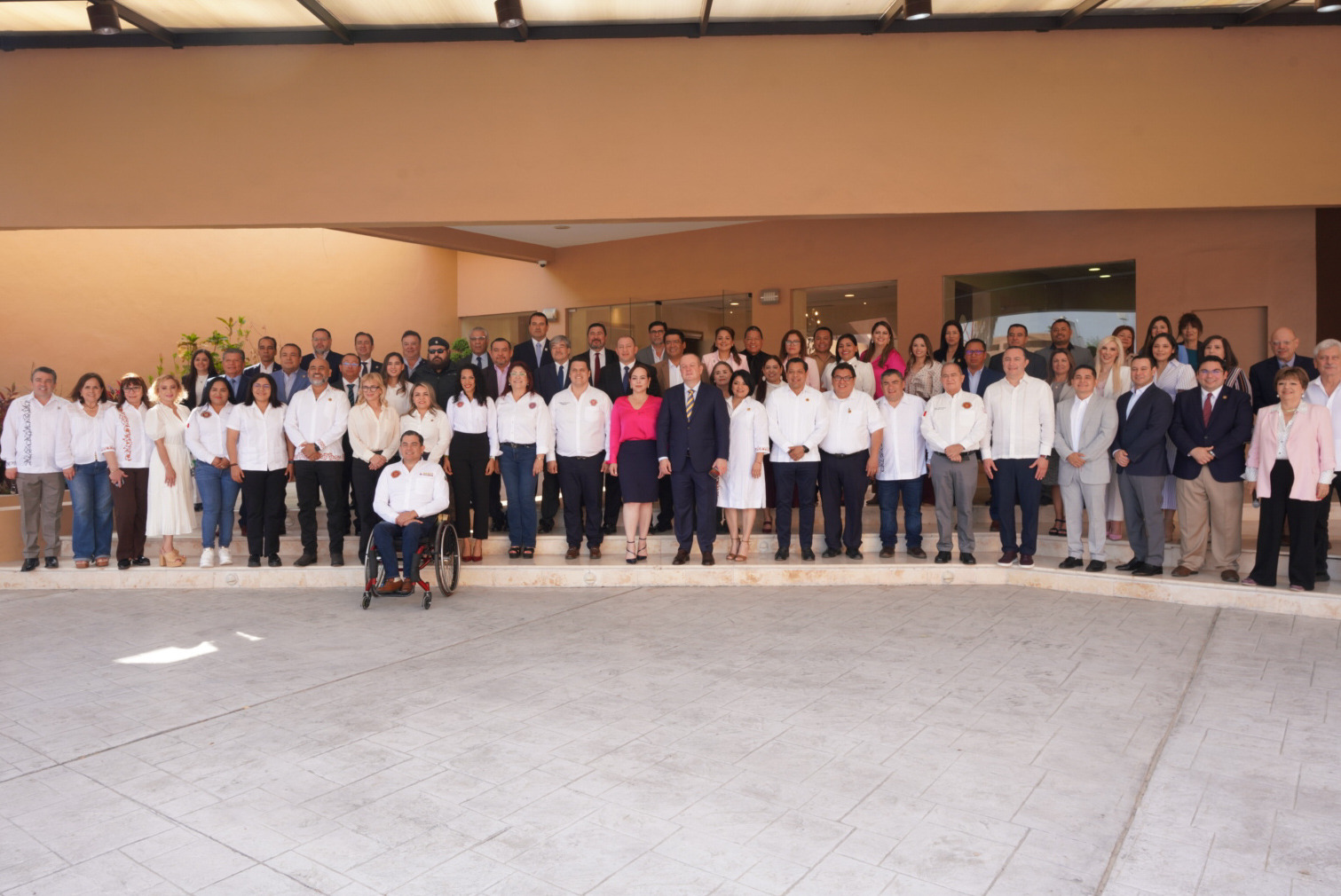 Alcaldesa Carmen Lilia Canturosas y 66 Legislatura encabezan gira de trabajo por Nuevo Laredo