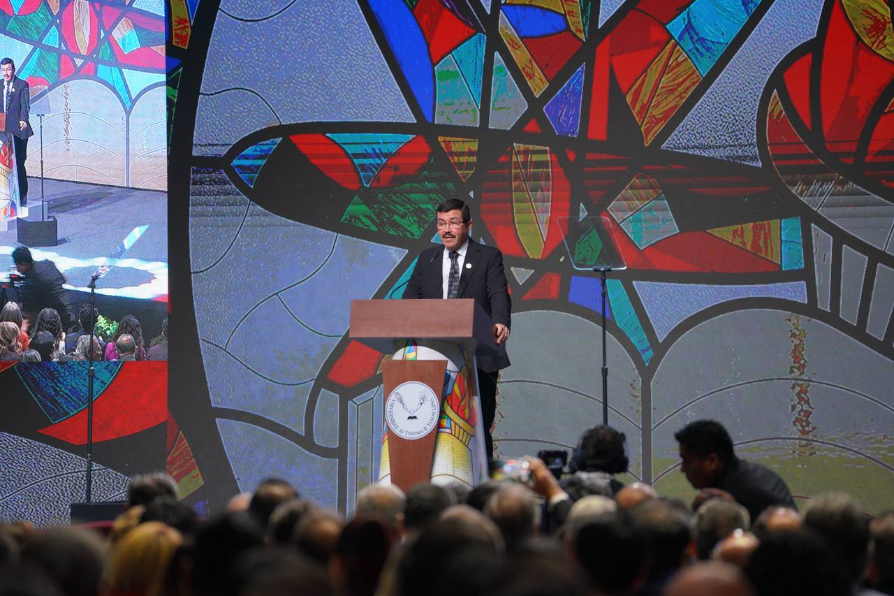 Reconoce la alcaldesa Carmen Lilia Canturosas labor del rector Dámaso Anaya Alvarado en su primer informe de actividades