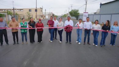 Avanza transformación de calles en colonia Francisco Villa; alcaldesa Carmen Lilia Canturosas da inicio e inaugura obras de recarpeteo
