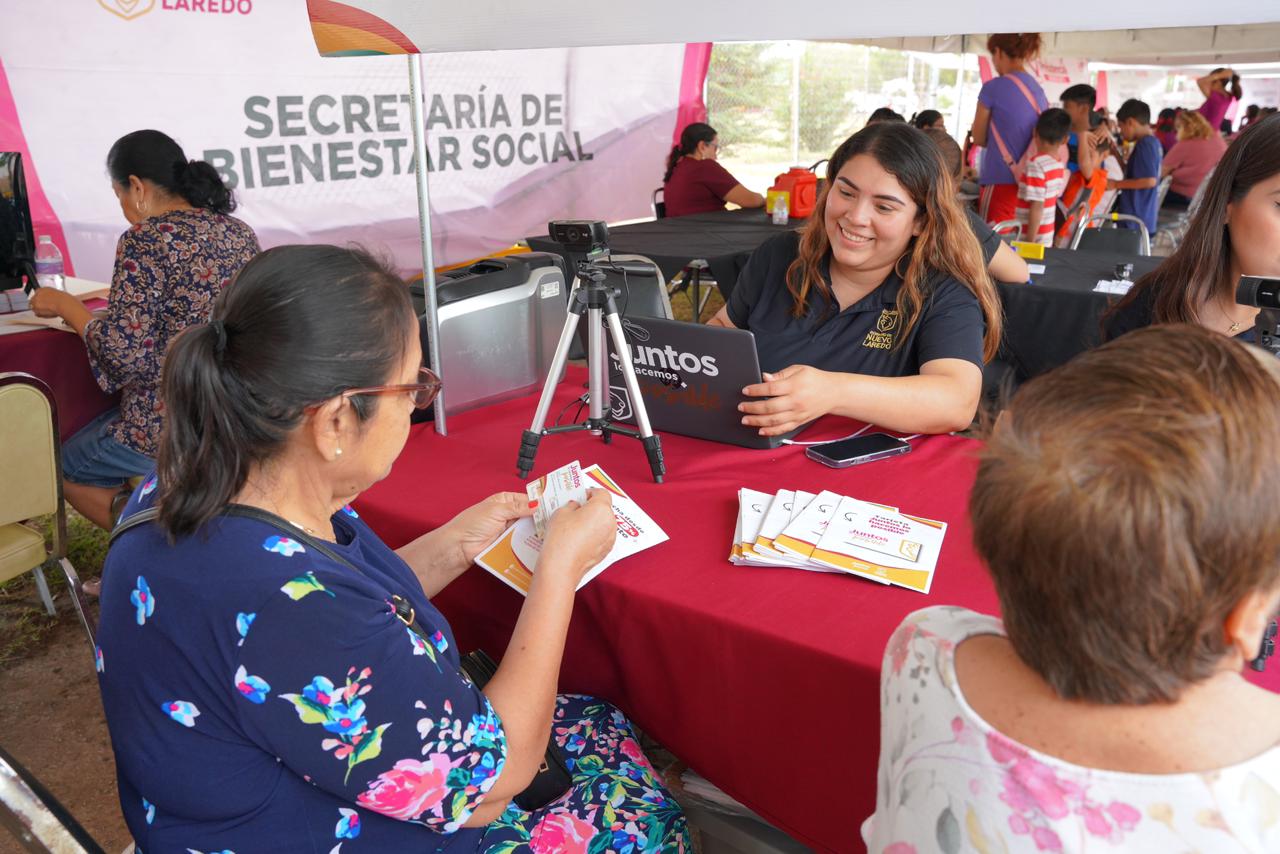 “Presidencia Cerquita de Ti” llega a Unidad Deportiva; atiende alcaldesa Carmen Lilia Canturosas peticiones ciudadanas