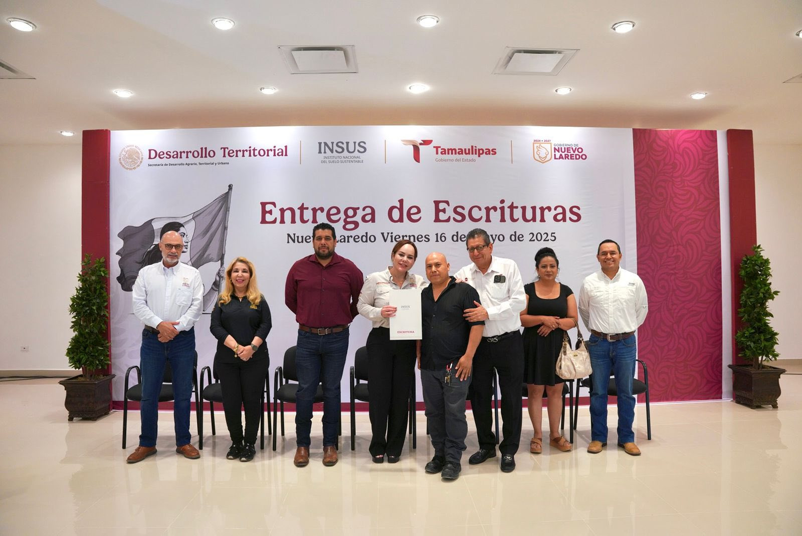 Gobierno federal, estatal y municipal aseguran patrimonio de 100 familias con entrega de escrituras