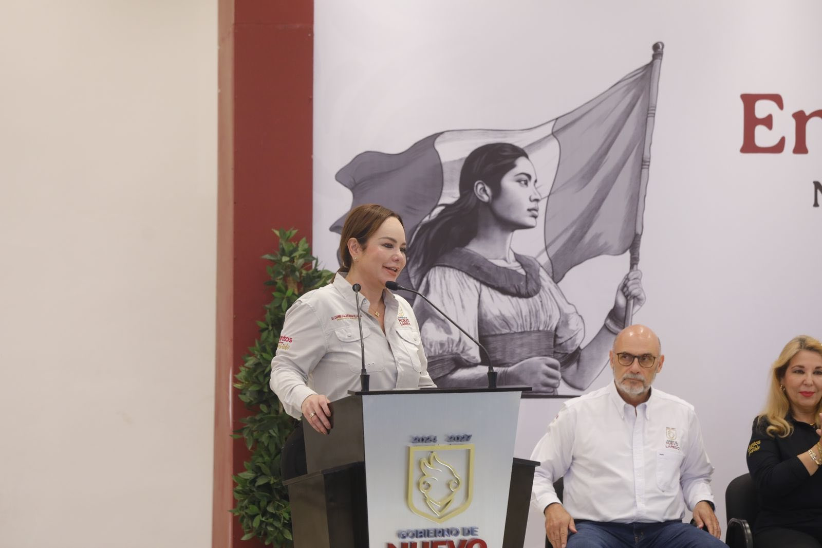 Gobierno federal, estatal y municipal aseguran patrimonio de 100 familias con entrega de escrituras