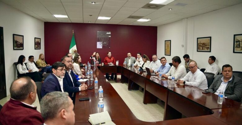 Impulsa alcaldesa Carmen Lilia Canturosas proyecto estratégico del aeropuerto de carga en Nuevo Laredo