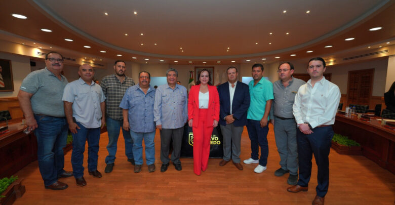 Concesionarios celebran programa de subsidio al transporte público por parte del Gobierno de Nuevo Laredo Concesionarios celebran programa de subsidio al transporte público por parte del Gobierno de Nuevo Laredo