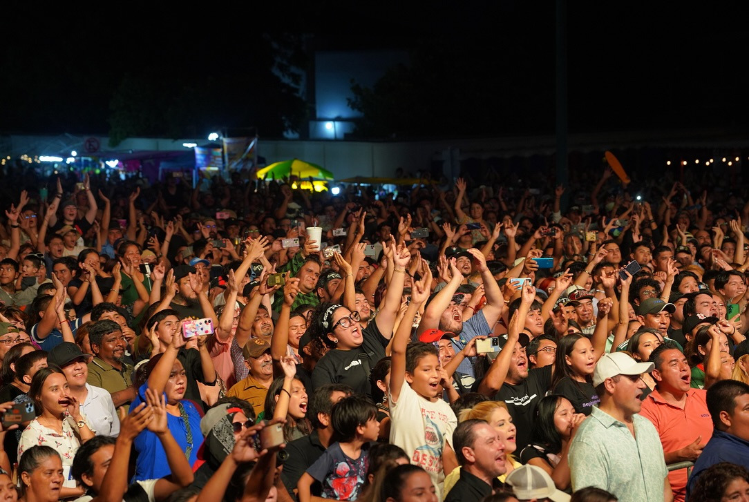 Neolaredenses celebran a lo grande su 177 aniversario con música, sabor y unión familiar