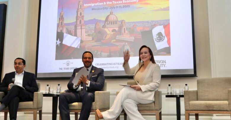 Alcaldesa Carmen Lilia Canturosas destaca liderazgo de Nuevo Laredo en foro internacional encabezado por Embajador de Estados Unidos en México Alcaldesa Carmen Lilia Canturosas destaca liderazgo de Nuevo Laredo en foro internacional