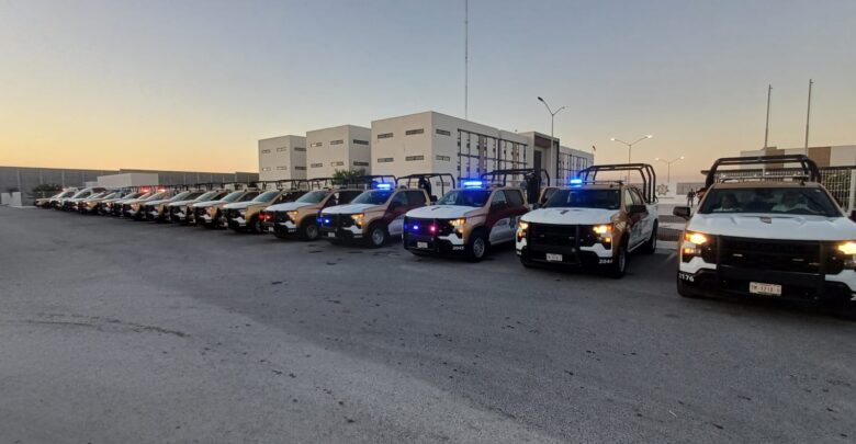 Gobierno del Estado dota a Nuevo Laredo con vehículos para patrullaje, emergencias y atención a violencia de género Gobierno de Tamaulipas equipa a Nuevo Laredo con nuevas unidades