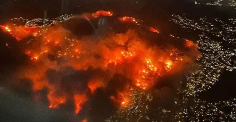Incendios forestales en Los Ángeles dejan 31 muertos; hallan restos en Altadena Incendios forestales en Los Ángeles dejan 31 muertos