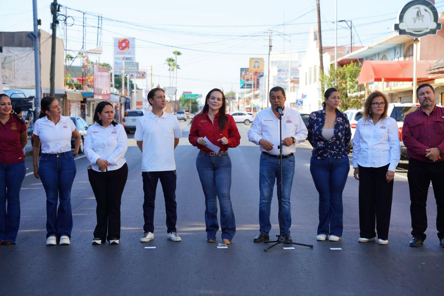 Entrega alcaldesa Carmen Lilia rehabilitación de drenaje sanitario en avenida Guerrero para beneficio de comercios y ciudadanía
