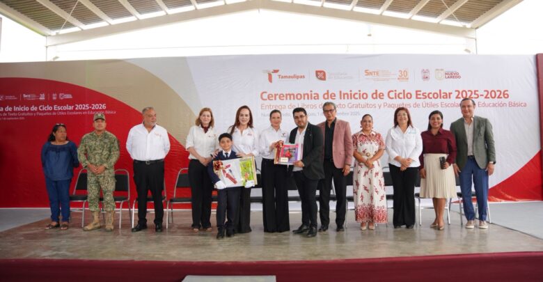 Nuevo Laredo da inicio al ciclo escolar 2025-2026 con entrega de libros de texto, útiles y más de 72 mil guías didácticas Nuevo Laredo da inicio al ciclo escolar 2025-2026 con entrega de libros de texto, útiles y más de 72 mil guías didácticas