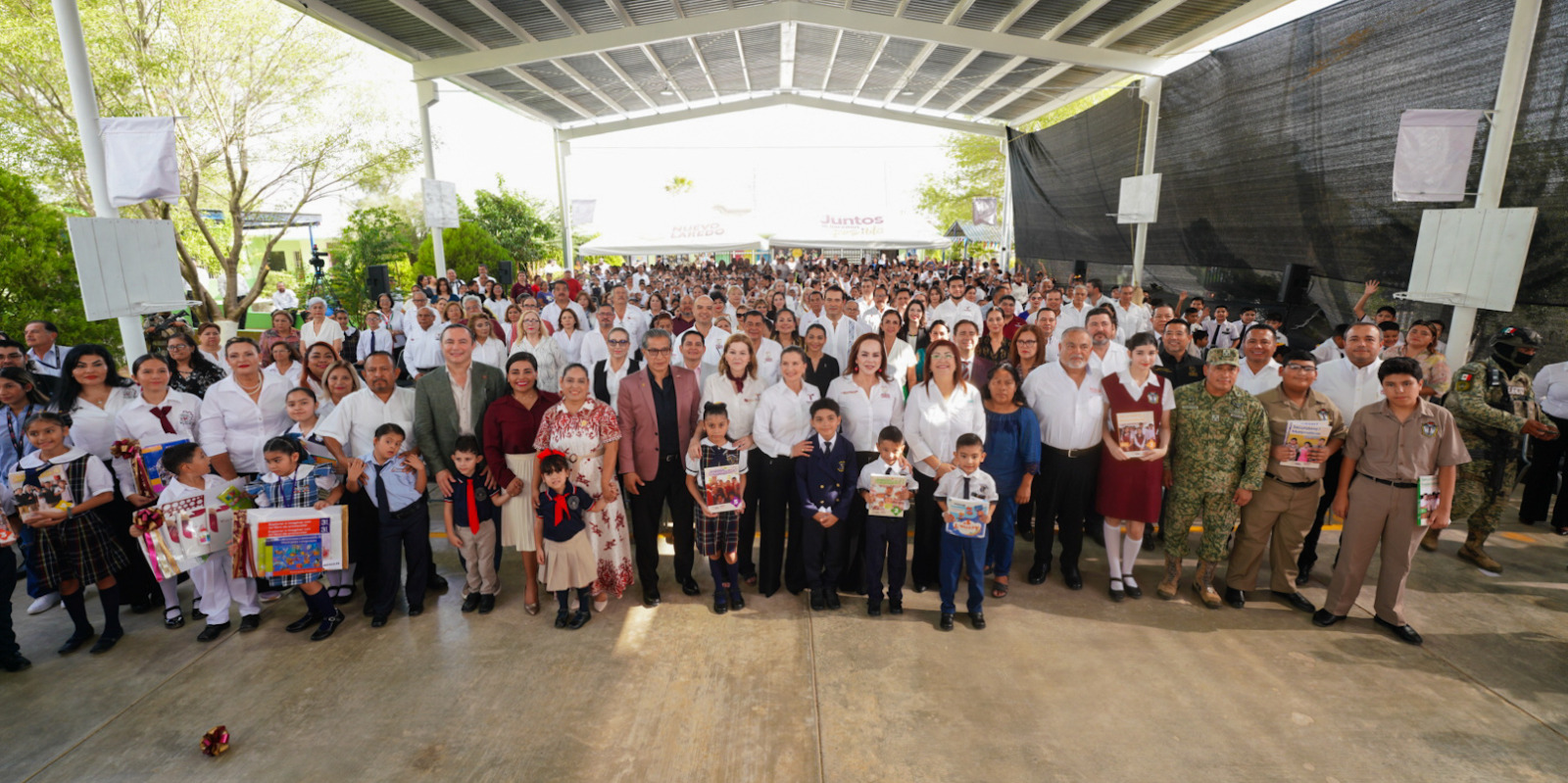 Nuevo Laredo da inicio al ciclo escolar 2025-2026 con entrega de libros de texto, útiles y más de 72 mil guías didácticas Nuevo Laredo da inicio al ciclo escolar 2025-2026 con entrega de libros de texto, útiles y más de 72 mil guías didácticas
