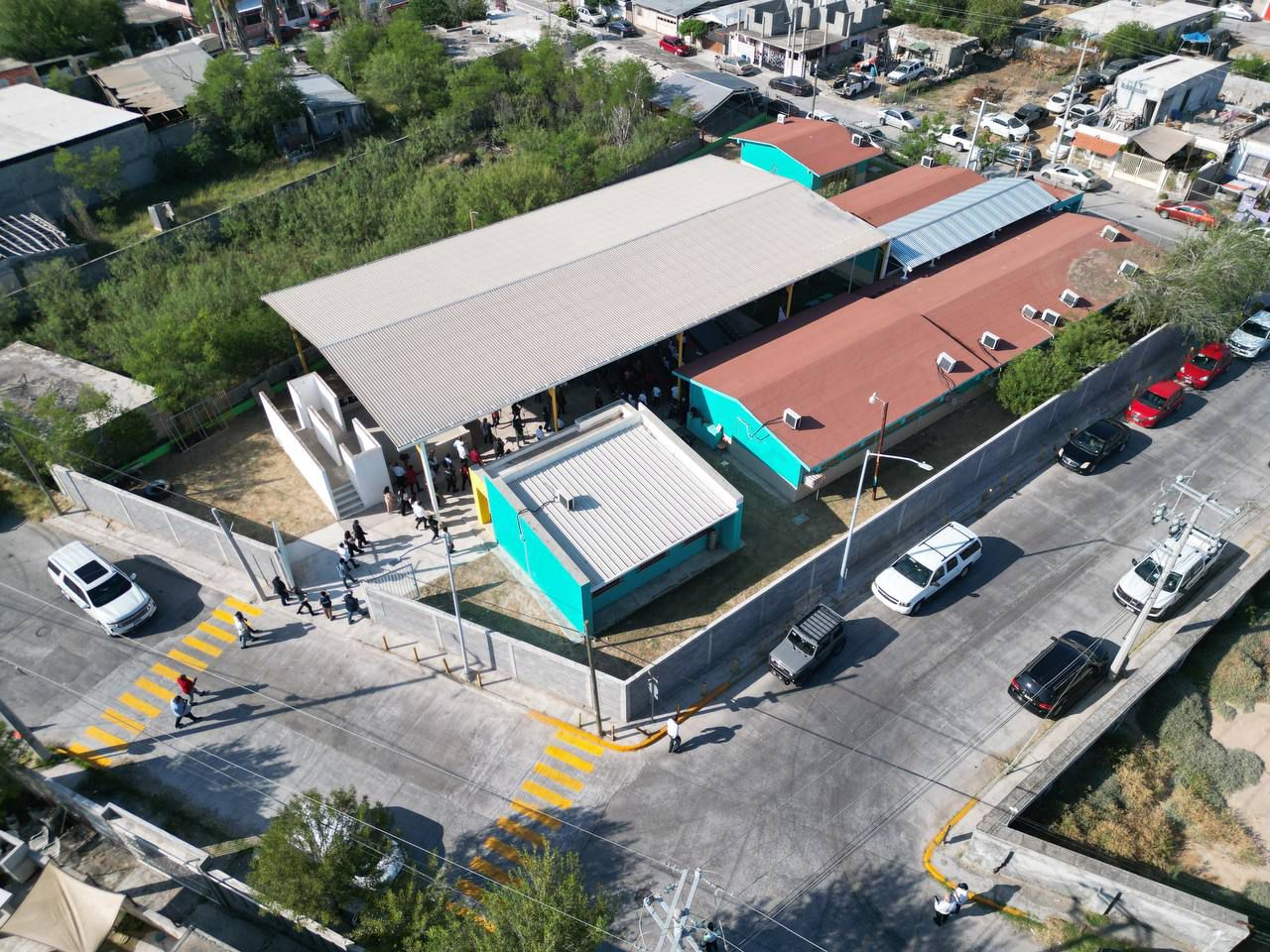 Refrenda alcaldesa Carmen Lilia Canturosas compromiso con la educación; entrega obras en escuelas de la ciudad