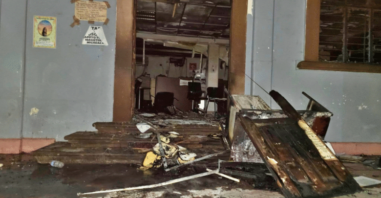 Gobierno de Apatzingán condena violencia durante protesta por el asesinato de Carlos Manzo