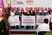 Carmen Lilia Canturosas consolida su política educativa con entrega de 300 becas de titulación