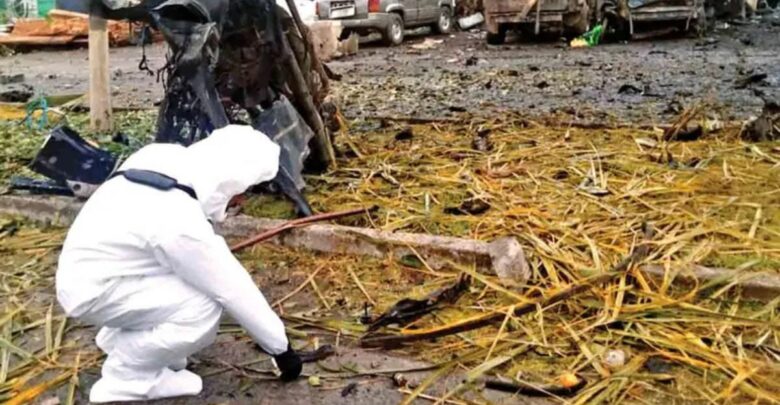 Fiscalía investiga ataque con coche bomba en Coahuayana; vehículo habría ingresado desde Colima Fiscalía investiga coche bomba en Coahuayana