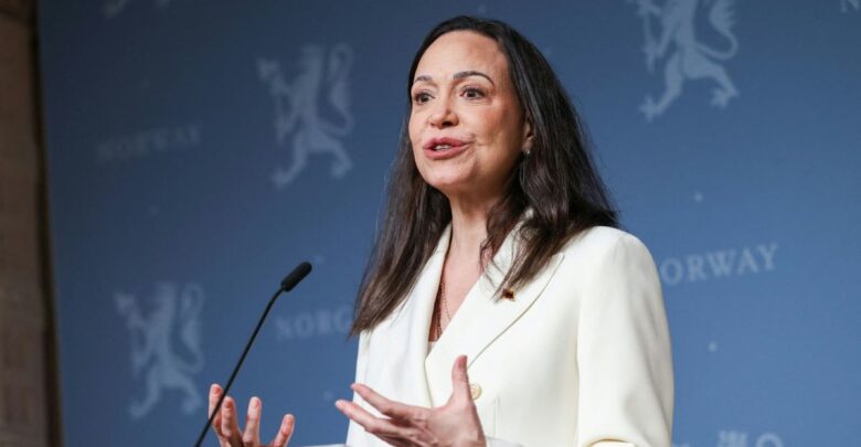 María Corina Machado sufrió fractura vertebral durante su salida de Venezuela