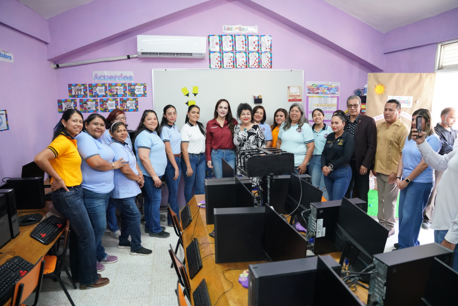 Inaugura alcaldesa Carmen Lilia Canturosas obras de infraestructura educativa en colonia Reforma Urbana Inaugura alcaldesa Carmen Lilia Canturosas obras de infraestructura educativa en colonia Reforma Urbana