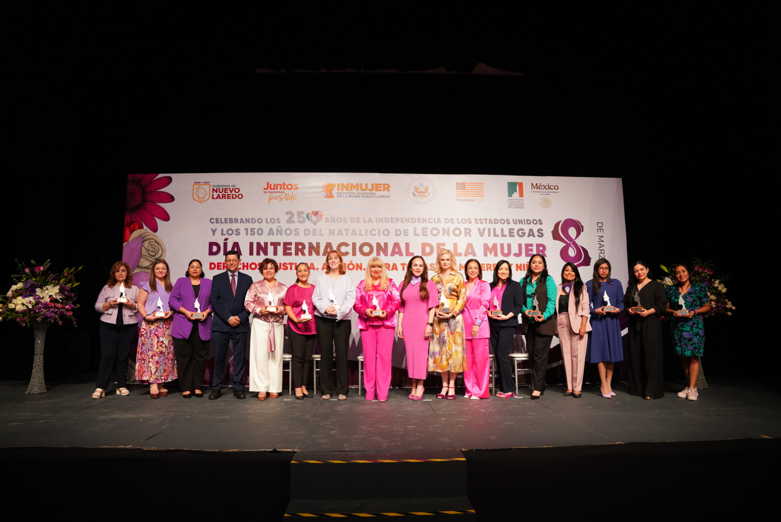 Reconocen a mujeres de los Dos Laredos con galardón Leonor Villegas