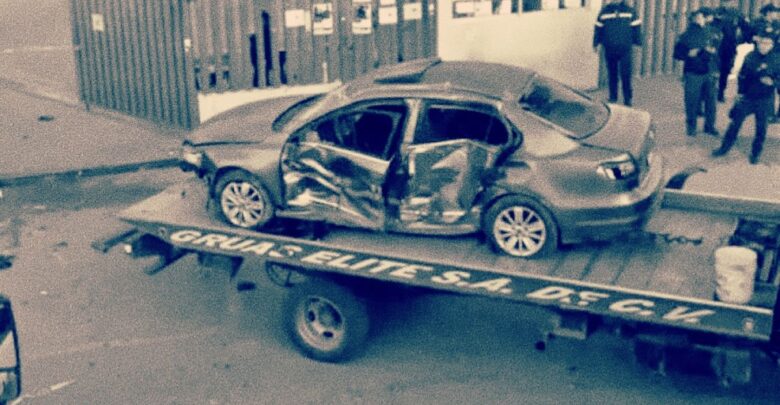 Auto arrolla a familias en IMSS Tecámac; 4 muertos