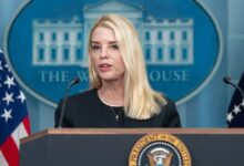 Trump destituye a Pam Bondi como fiscal general de EE. UU.
