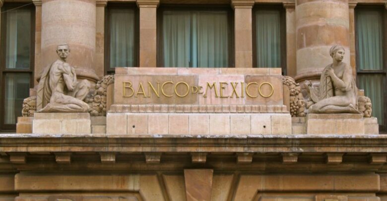 Banxico baja tasa a 6.5% y anticipa mantenerla en ese nivel