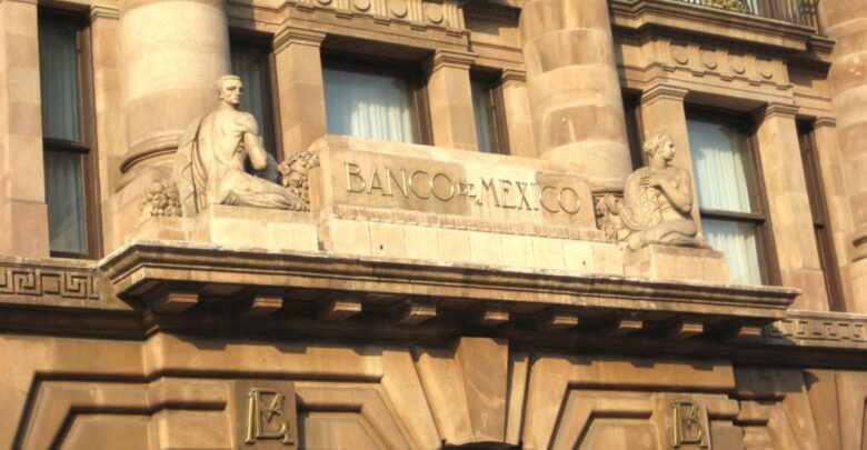Banxico recorta pronóstico de crecimiento a 1.1%