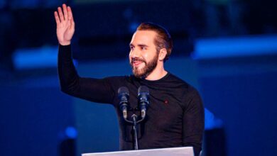 Nayib Bukele va por un tercer mandato; se registra como precandidato presidencial