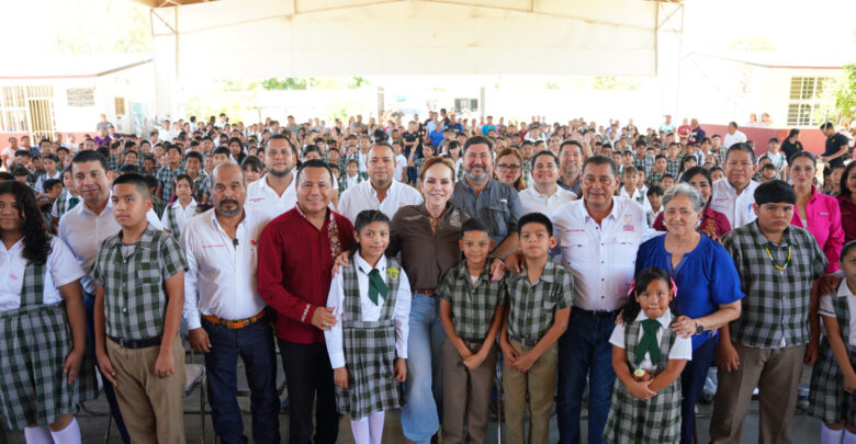 Fortalece Gobierno de Carmen Lilia Canturosas infraestructura educativa en primaria de Valles de Anáhuac