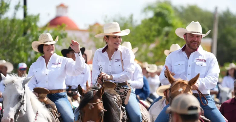 Fortalece Carmen Lilia Canturosas lazos de hermandad con Nueva Ciudad Guerrero; se une a tradicional Cabalgata de San Juan