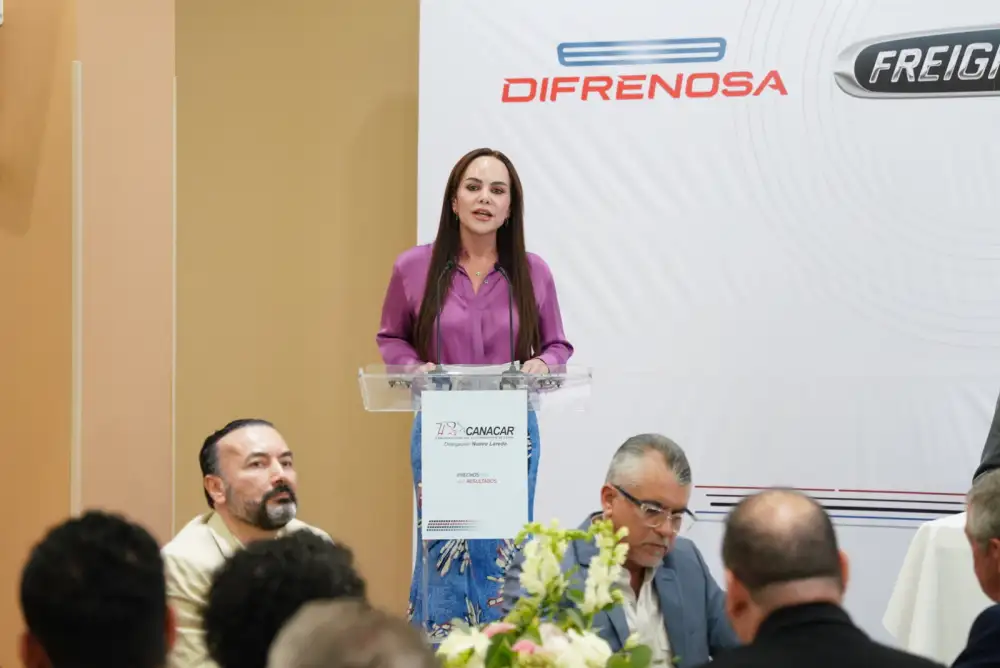 Refrenda Carmen Lilia Canturosas compromiso con sector transportista