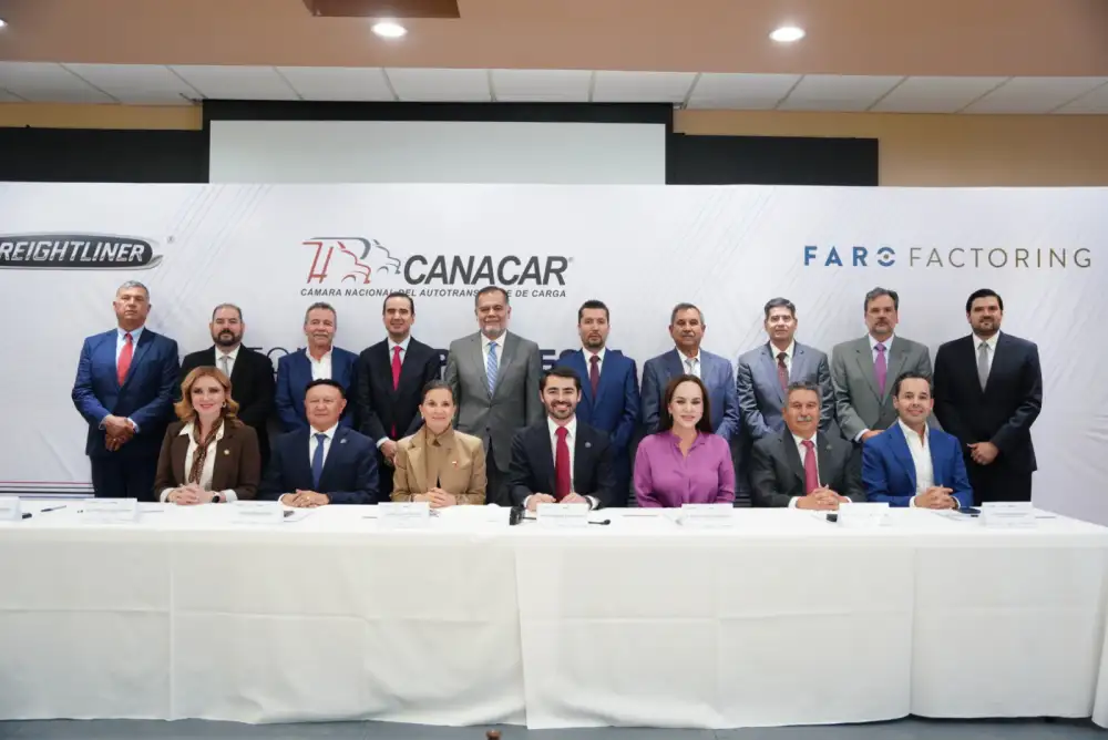 Refrenda Carmen Lilia Canturosas compromiso con sector transportista