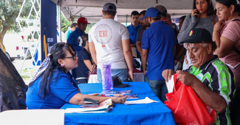 Mantiene Gobierno de Nuevo Laredo vinculación laboral con vacantes en la Plaza Miguel Hidalgo