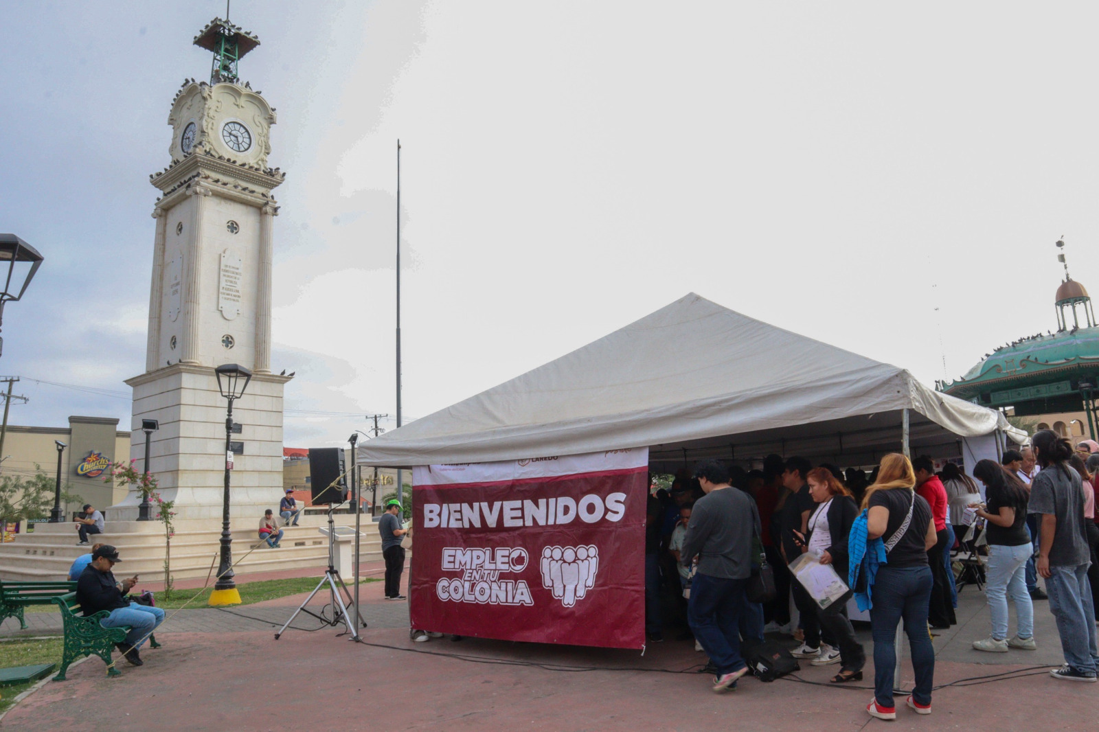 Mantiene Gobierno de Nuevo Laredo vinculación laboral con vacantes en la Plaza Miguel Hidalgo